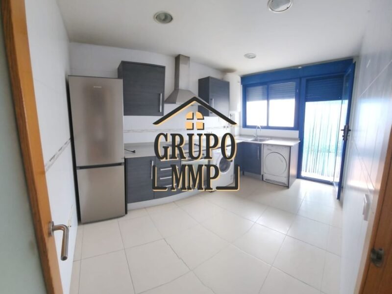 ADOSADO EN PLAYA DE ALMASSORA