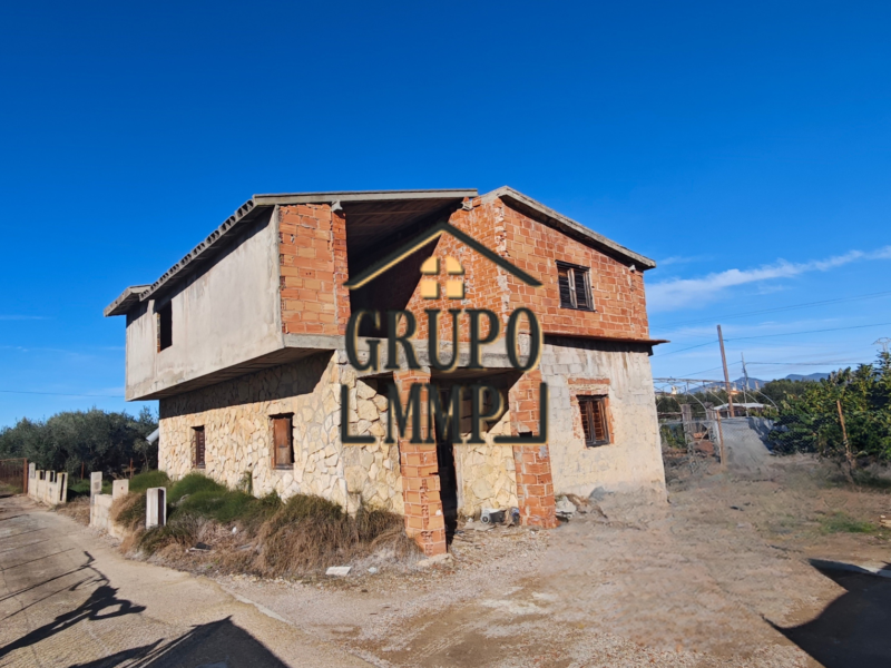 ¡Oportunidad Única! Estructura de Chalet Independiente para Diseñar a tu Gusto en Playa de Almassora
