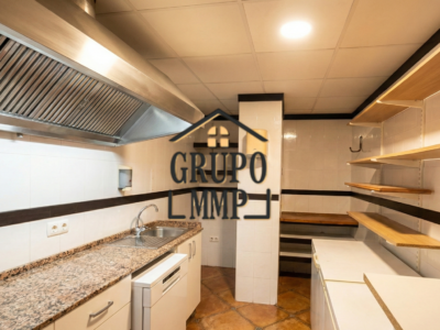 SE VENDE: Restaurante/Asador con Licencia + Vivienda de 3 Hab y Despacho. ¡Llave en Mano!