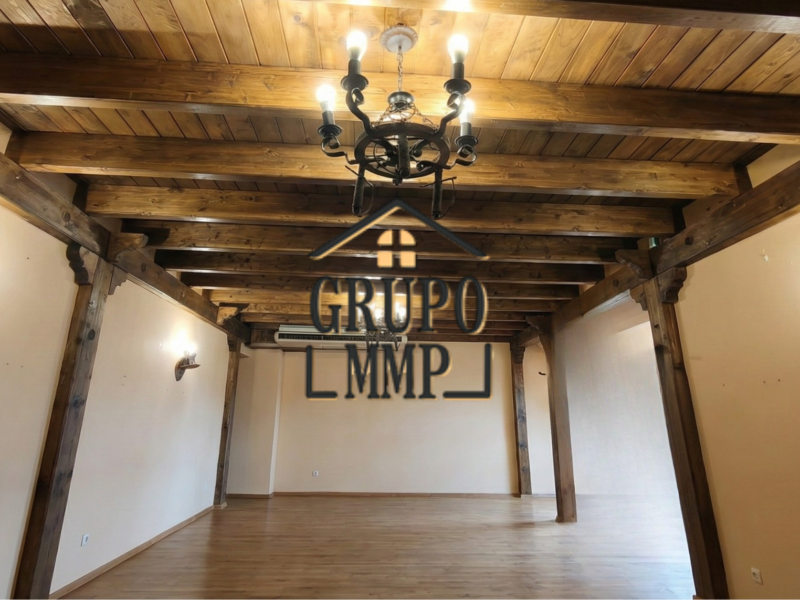 SE VENDE: Restaurante/Asador con Licencia + Vivienda de 3 Hab y Despacho. ¡Llave en Mano!