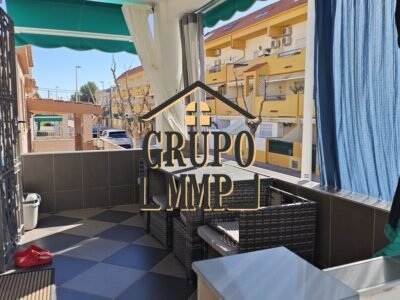 ¡Tu oasis junto al mar en OROPESA! Chalet versátil con 2 viviendas independientes y patio privado a 150m de la playa