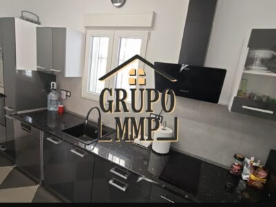 ¡Tu oasis junto al mar en OROPESA! Chalet versátil con 2 viviendas independientes y patio privado a 150m de la playa