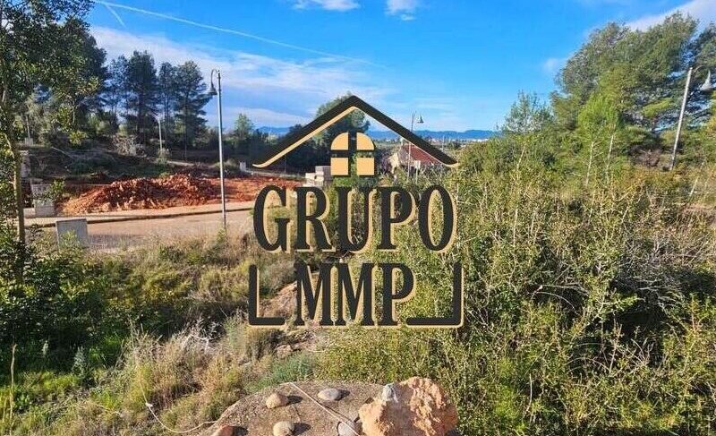 ¡Construye YA! Terreno con Proyecto y Licencia en Mas del Pi