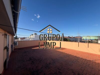 Espectacular Unifamiliar con Piscina en La Platja de Almassora: Espacio, Luz y Confort.