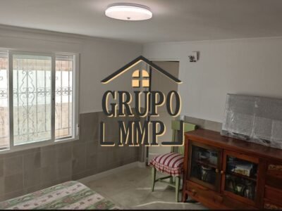 ¡Tu oasis junto al mar en OROPESA! Chalet versátil con 2 viviendas independientes y patio privado a 150m de la playa