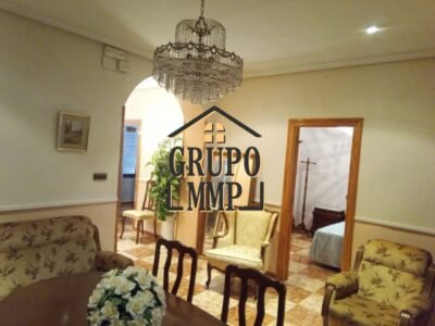 ¡Vivir a lo grande en planta baja! Casa de 203 m² con terraza y encanto en Javalí Nuevo.