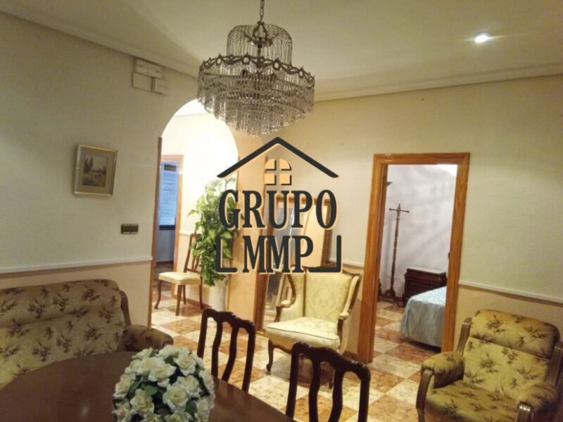 ¡Vivir a lo grande en planta baja! Casa de 203 m² con terraza y encanto en Javalí Nuevo.