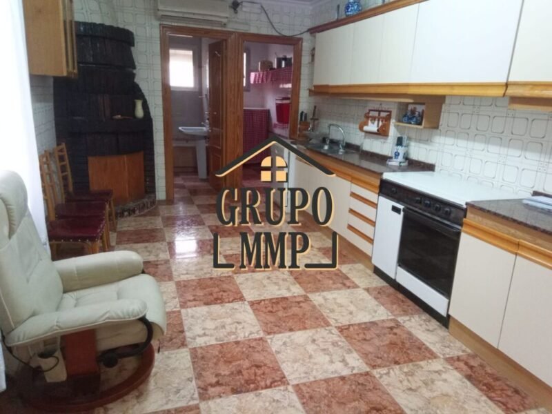 ¡Vivir a lo grande en planta baja! Casa de 203 m² con terraza y encanto en Javalí Nuevo.