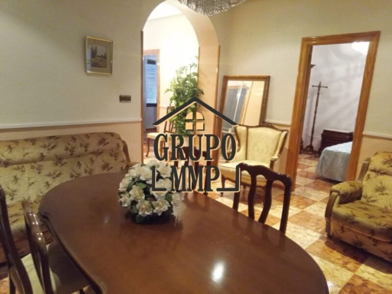 ¡Vivir a lo grande en planta baja! Casa de 203 m² con terraza y encanto en Javalí Nuevo.