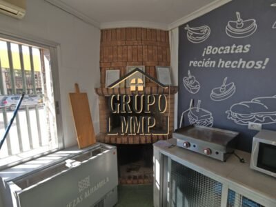 ¡OPORTUNIDAD ÚNICA! Edificio con Bar en Funcionamiento y Licencia – Junto a Av. Valencia