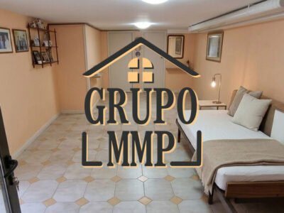 Adosado con Apartamento Independiente y Patio en Benicasim.
