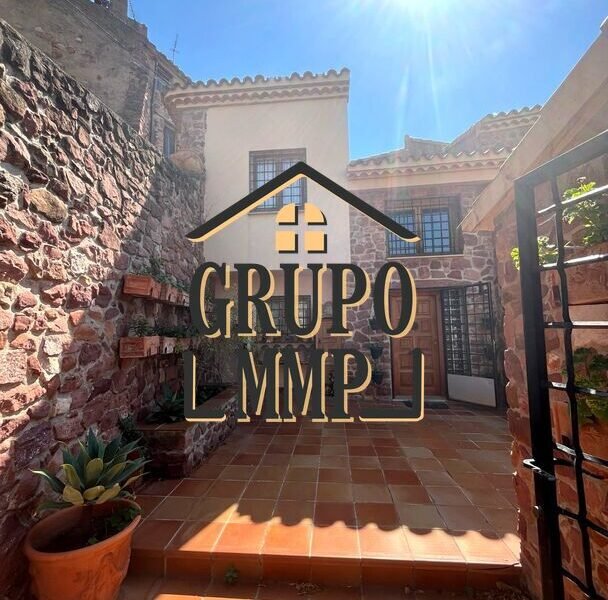 Auténtica joya de piedra con vistas infinitas: El refugio con alma que busca para su nueva vida. ¡Descúbralo hoy!