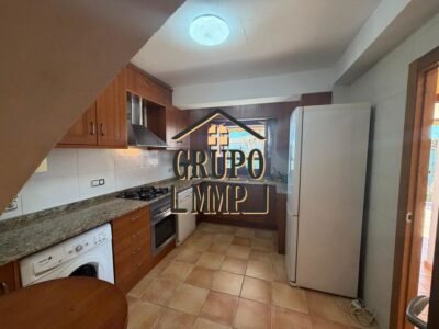 Chalet exclusivo con piscina y pádel junto a la Av. del Mar