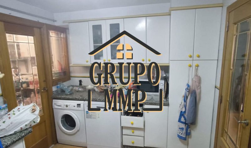 Adosado con Apartamento Independiente y Patio en Benicasim.