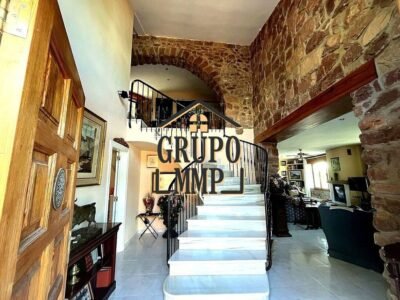 Auténtica joya de piedra con vistas infinitas: El refugio con alma que busca para su nueva vida. ¡Descúbralo hoy!