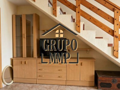 Adosado con Apartamento Independiente y Patio en Benicasim.