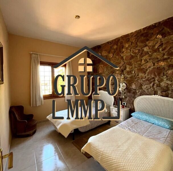 Auténtica joya de piedra con vistas infinitas: El refugio con alma que busca para su nueva vida. ¡Descúbralo hoy!