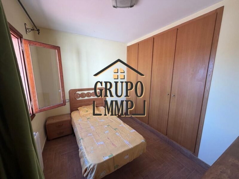 Chalet exclusivo con piscina y pádel junto a la Av. del Mar