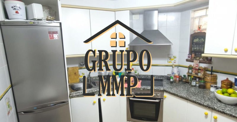 Adosado con Apartamento Independiente y Patio en Benicasim.