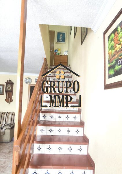 Adosado con Apartamento Independiente y Patio en Benicasim.