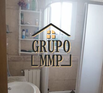 Adosado con Apartamento Independiente y Patio en Benicasim.