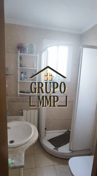 Adosado con Apartamento Independiente y Patio en Benicasim.