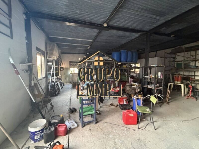 Nave estratégica y diáfana con 3.526m² de terreno rústico polivalente