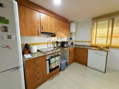 ¡Tu oasis a 300m del mar! Adosado con terraza, piscina y garaje en Playa de Almassora