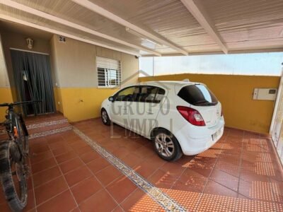 ¡Tu oasis a 300m del mar! Adosado con terraza, piscina y garaje en Playa de Almassora