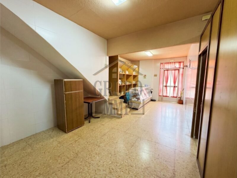Joya histórica en el centro de Burriana: Casa reformada de 175m² con local y horno tradicional