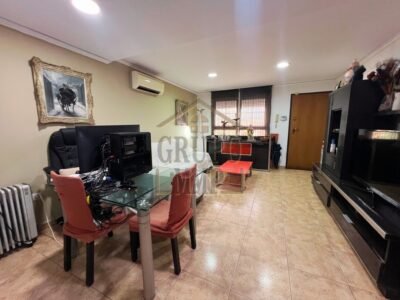 Chalet pareado de 3 plantas con gran terraza, luz todo el día y listo para entrar a vivir en Almassora